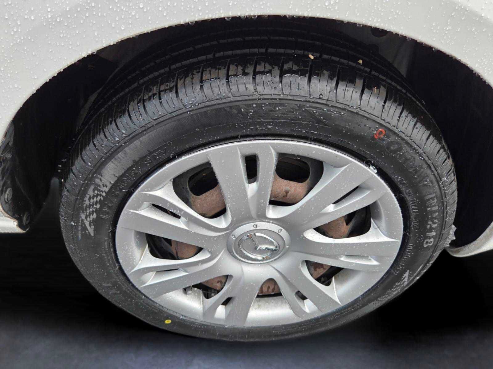 Used 2014 MAZDA MAZDA2 Sport FWD image 19