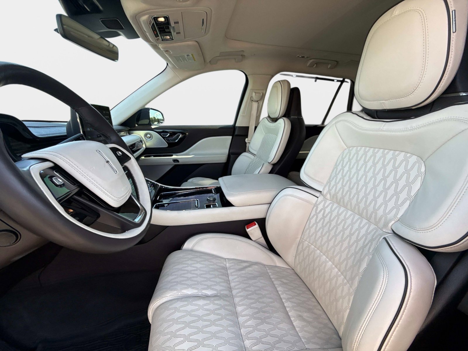 Used 2023 Lincoln Aviator Black Label w/ Dynamic Handling Package image 26