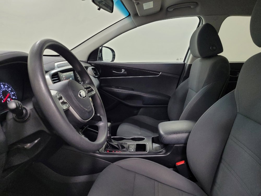 Used 2020 Kia Sorento LX image 17