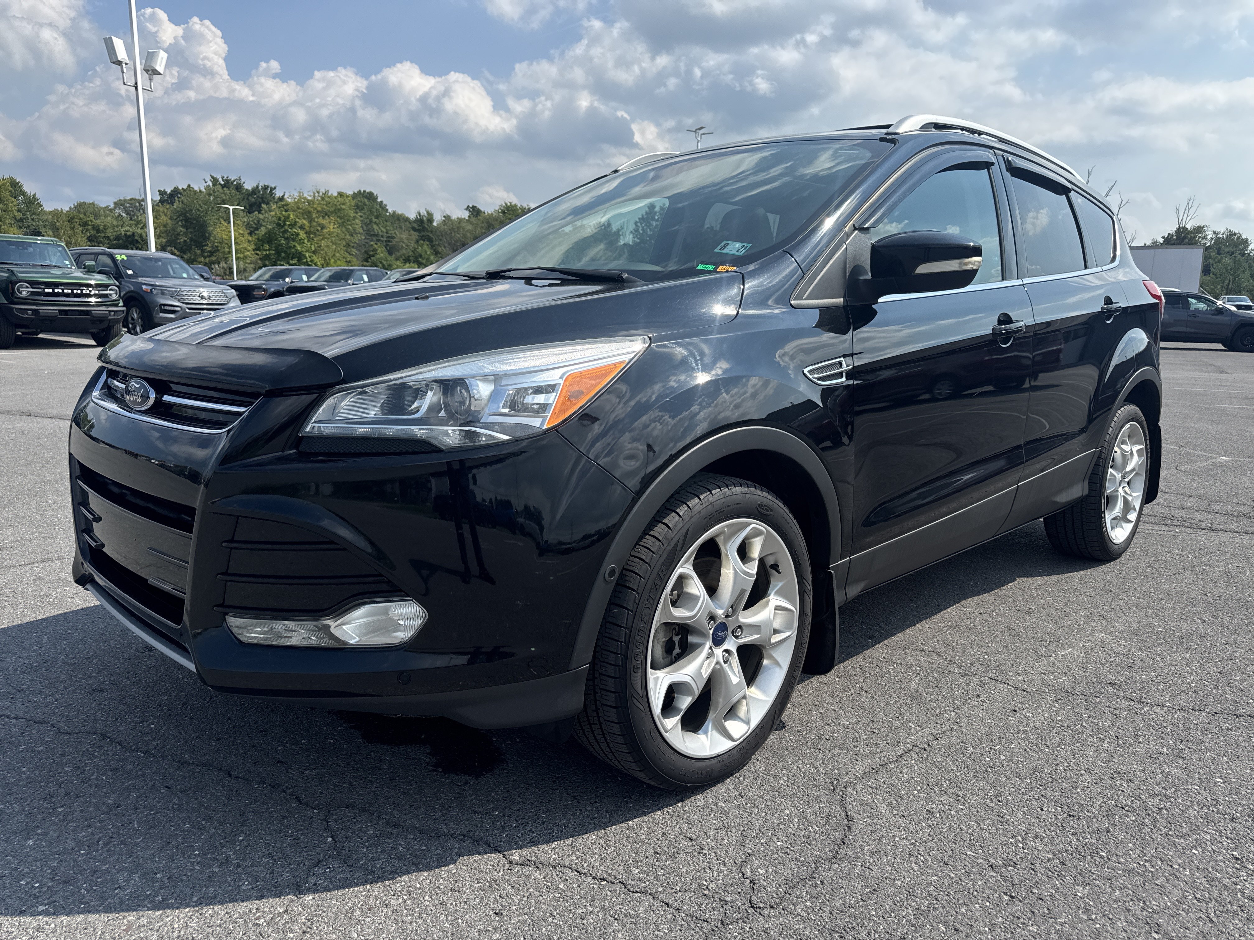 Used 2016 Ford Escape Titanium w/ Equipment Group 301A AWD/4WD image 8