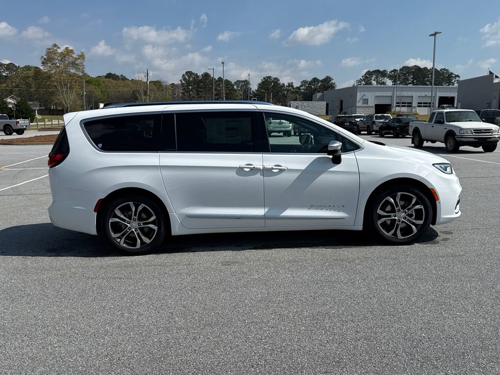 New 2026 Chrysler Pacifica Pinnacle image 8
