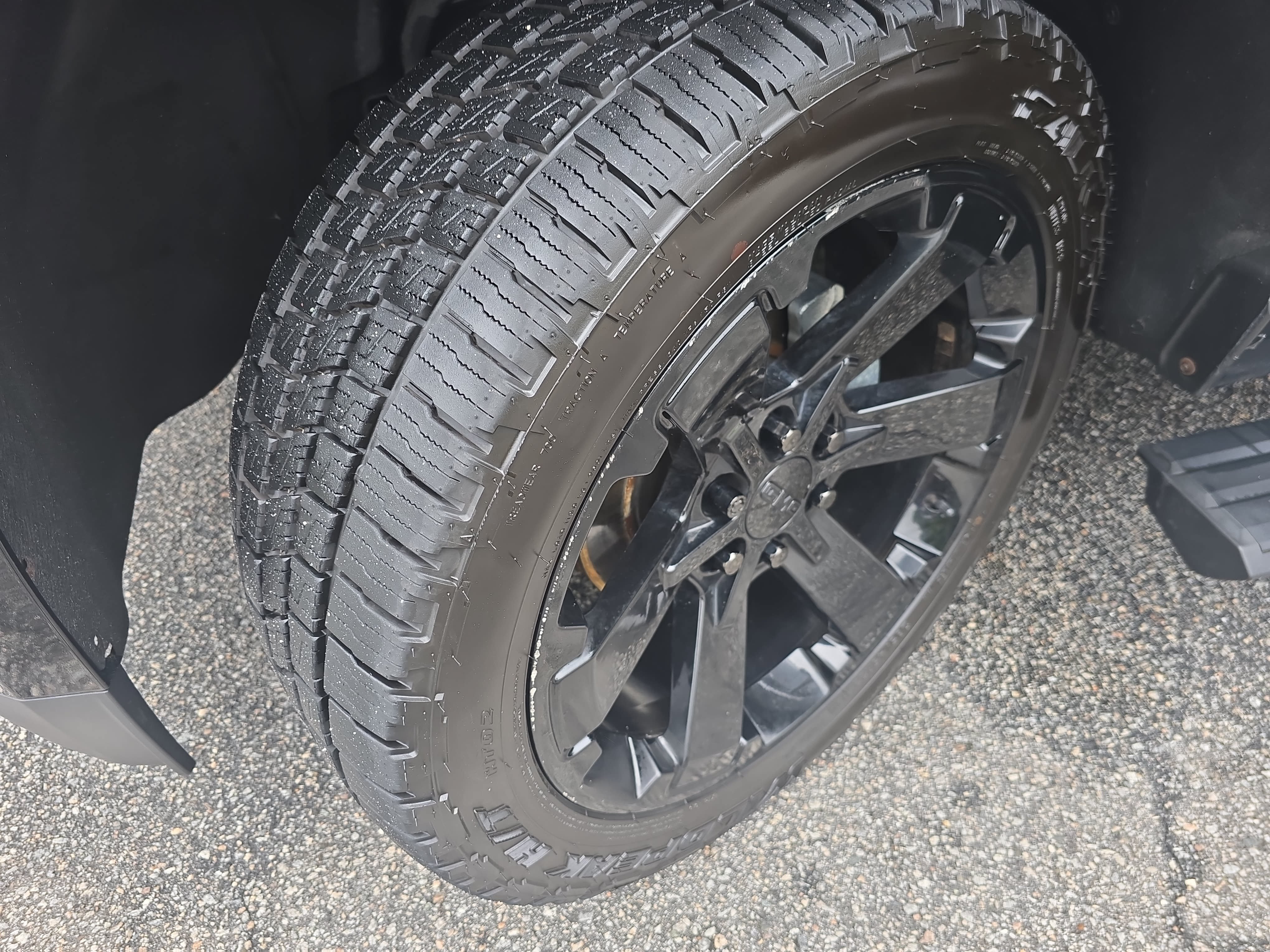Used 2018 GMC Yukon Denali w/ Open Road Package AWD/4WD image 29