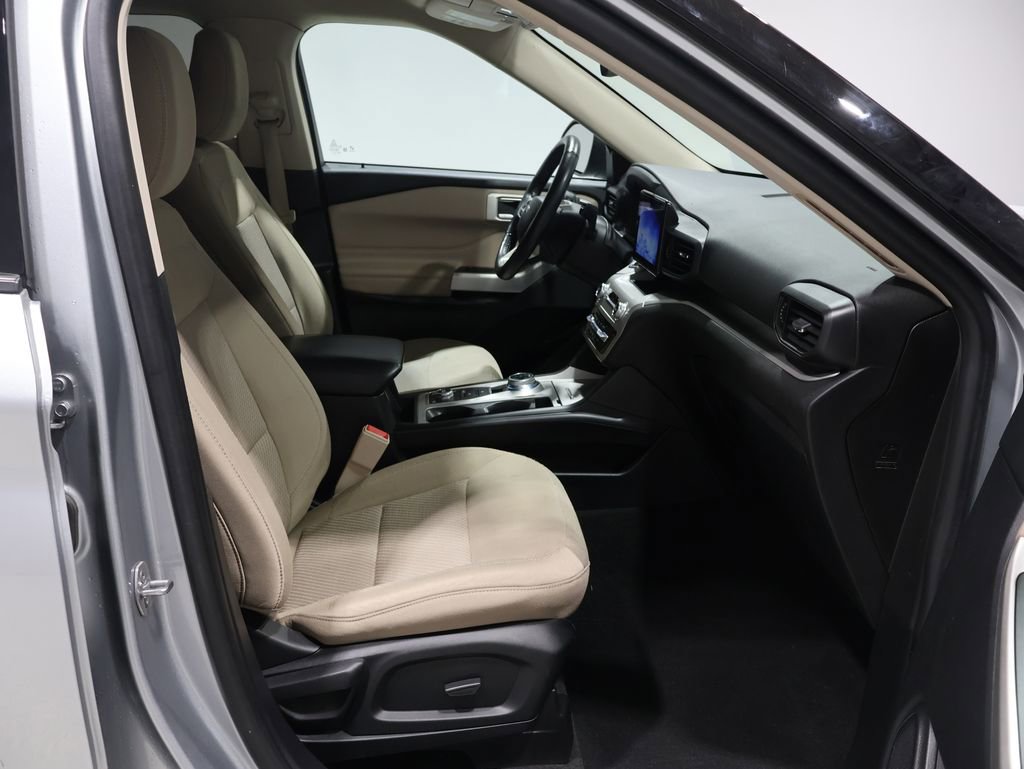 Used 2022 Ford Explorer XLT image 24