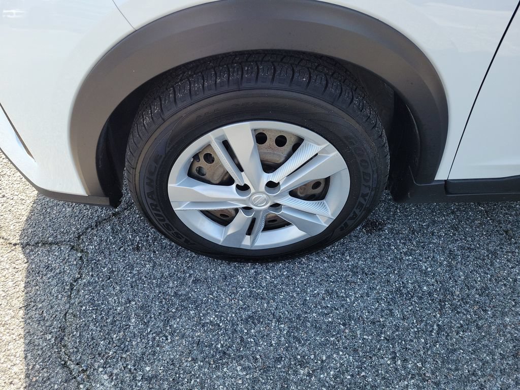 Used 2024 Nissan Kicks S FWD image 6