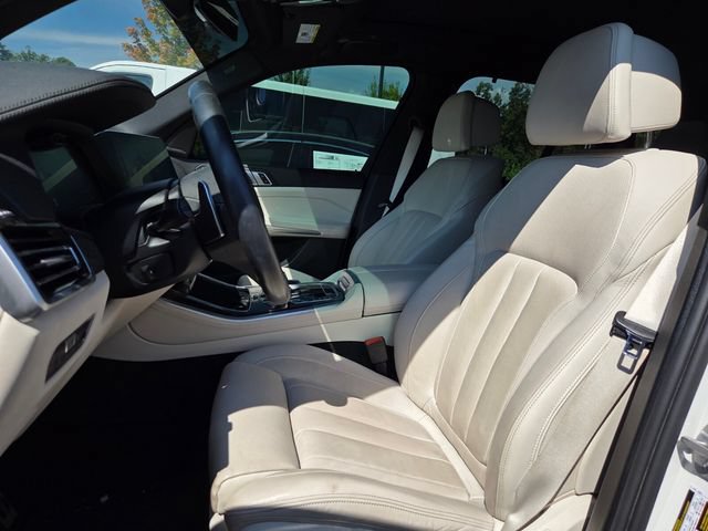 Used 2022 BMW X5 M50i w/ Executive Package AWD/4WD image 9