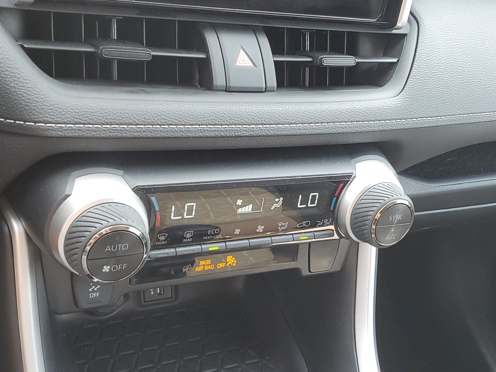 Certified 2024 Toyota RAV4 XLE AWD/4WD image 28