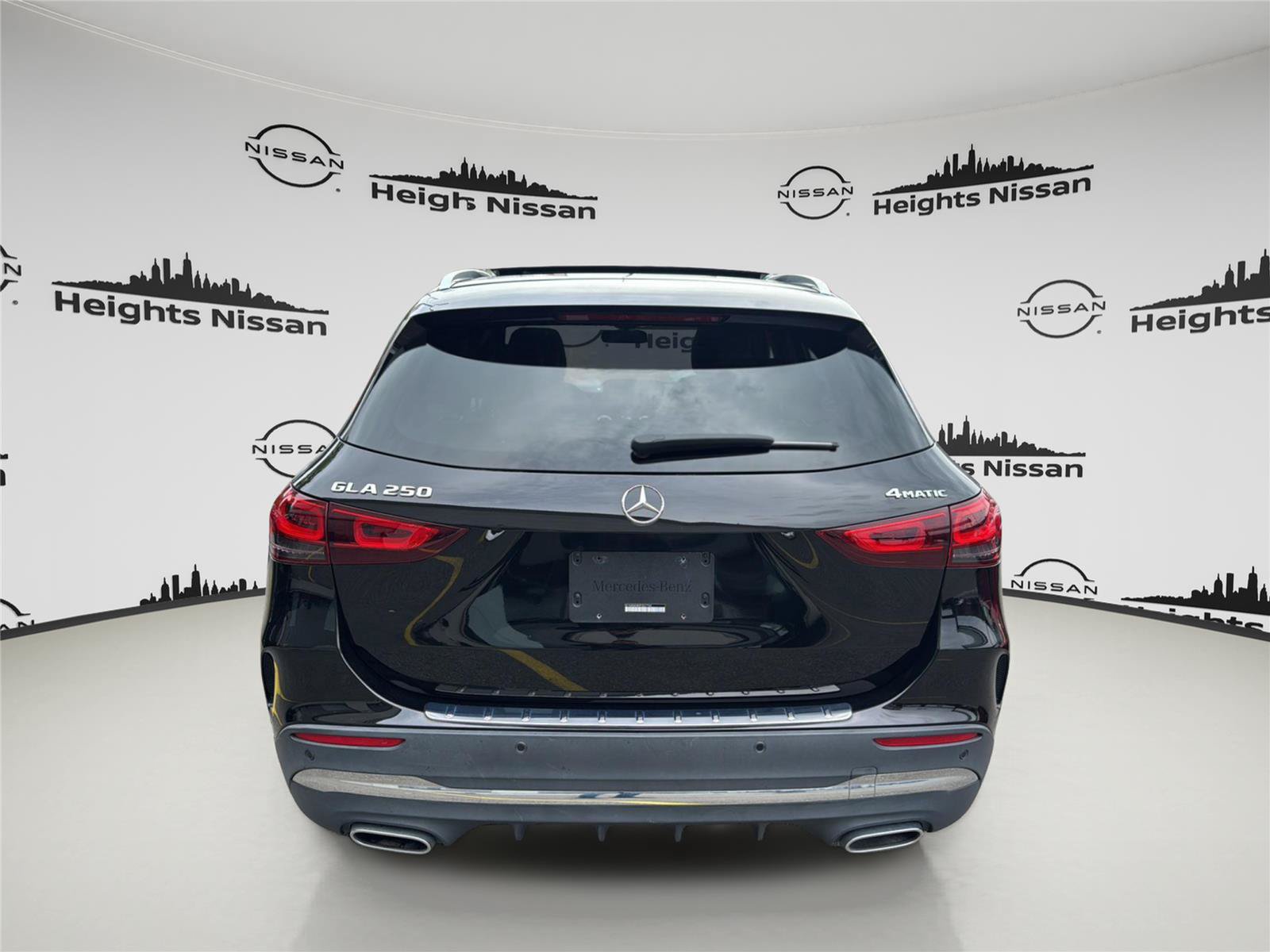 Used 2023 Mercedes-Benz GLA 250 4MATIC image 4