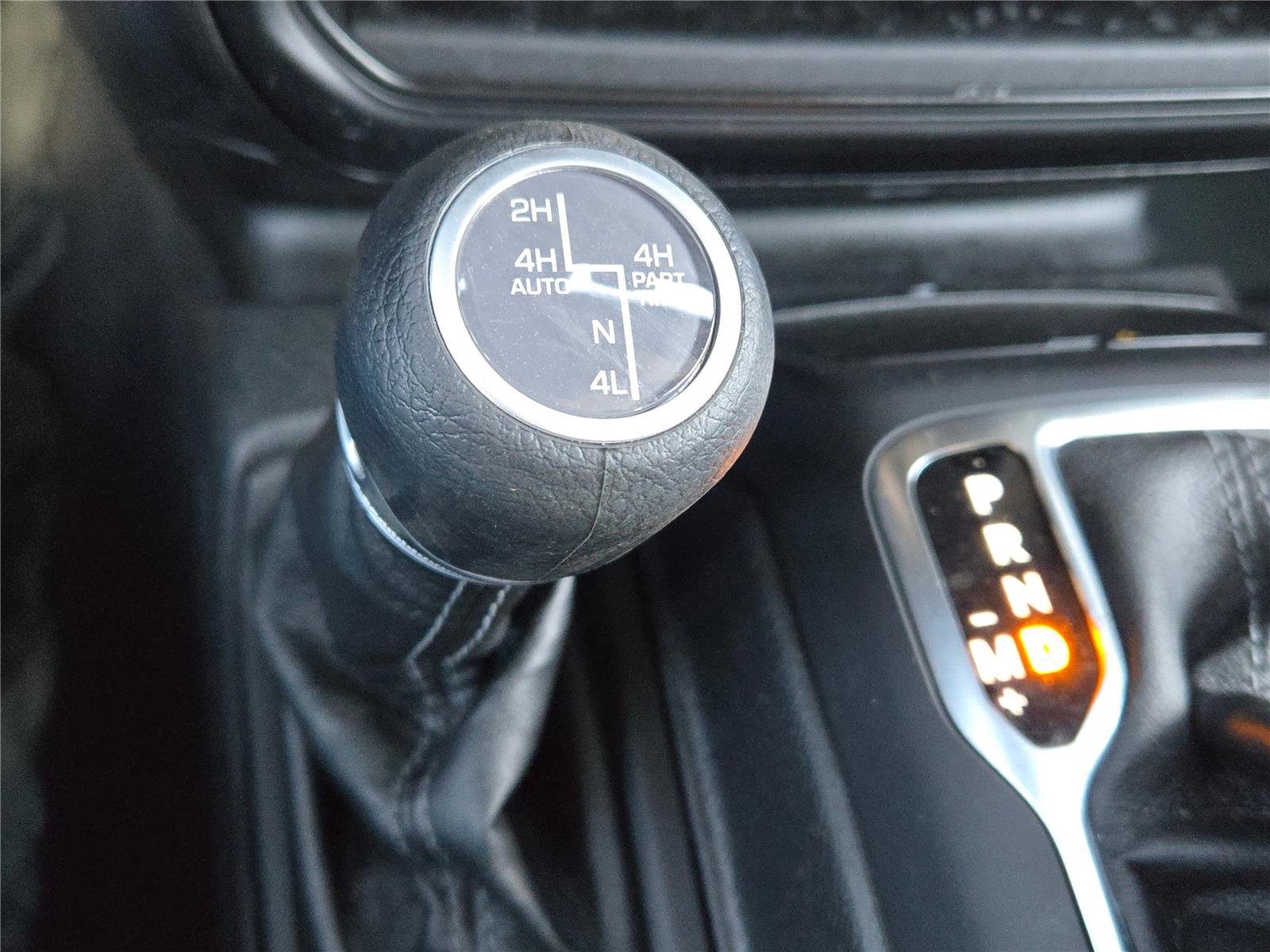 Used 2025 Jeep Wrangler Sahara AWD/4WD image 22