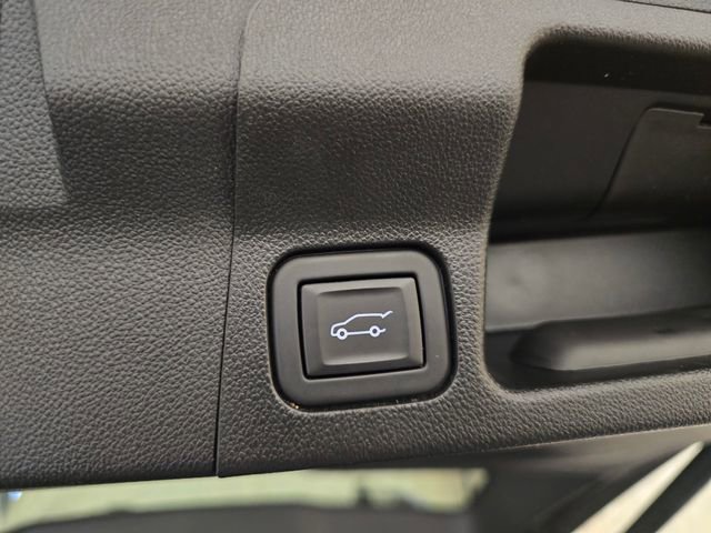 Used 2023 GMC Acadia SLT w/ Elevation Edition image 38