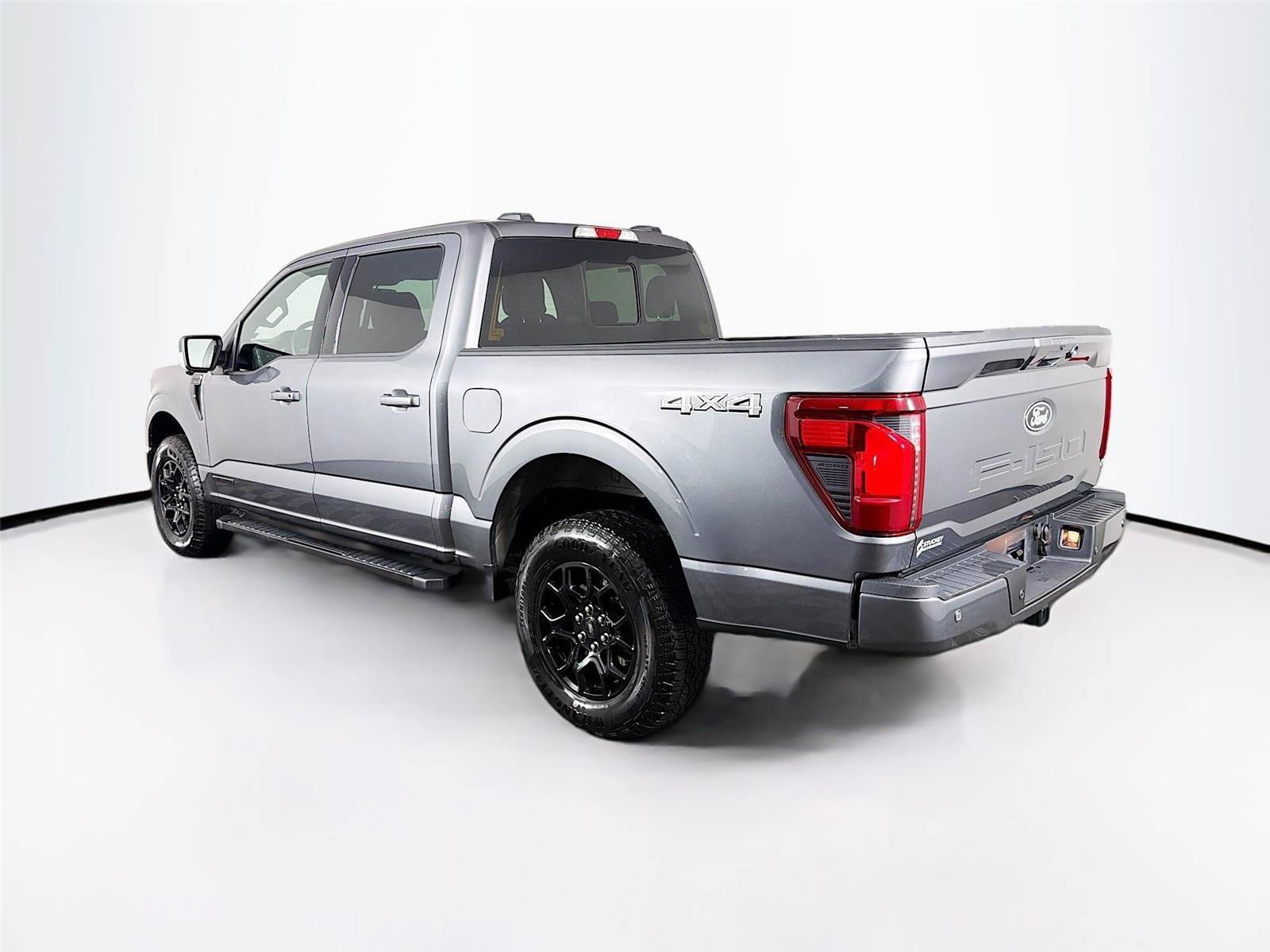 Used 2025 Ford F150 XLT w/ Equipment Group 302A MID AWD/4WD image 9