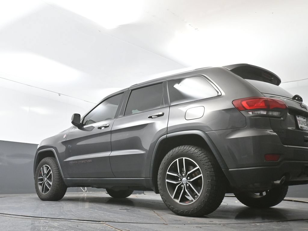 Used 2017 Jeep Grand Cherokee Trailhawk AWD/4WD image 31