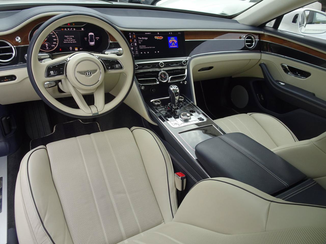 Used 2021 Bentley Flying Spur V8 AWD/4WD image 22