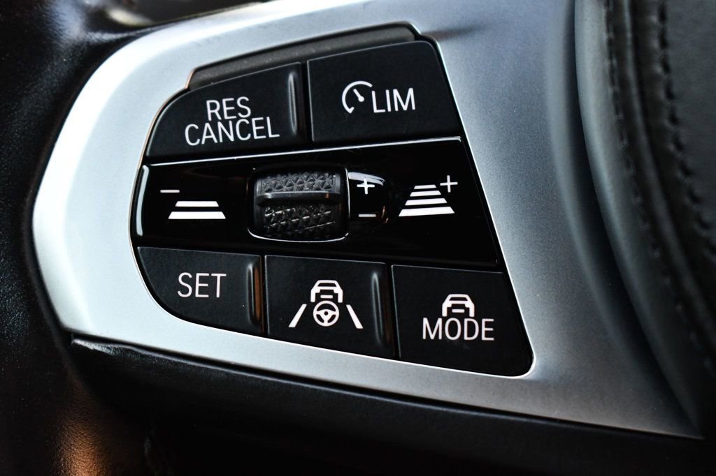 Used 2022 BMW M440i Convertible image 28