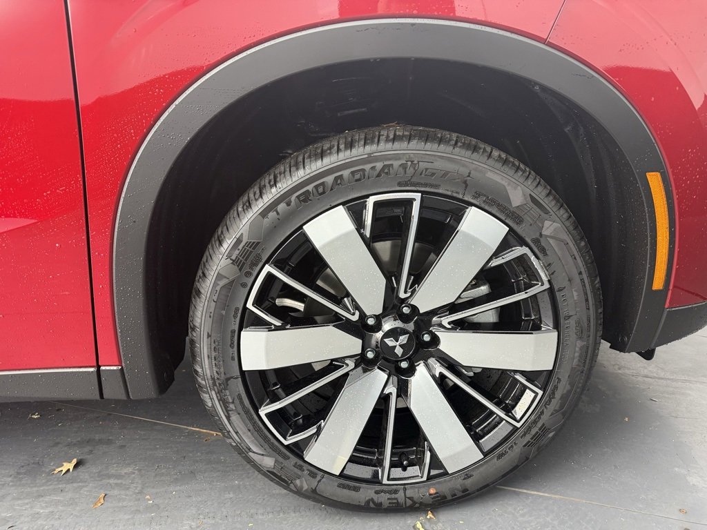 New 2025 Mitsubishi Outlander SE image 9