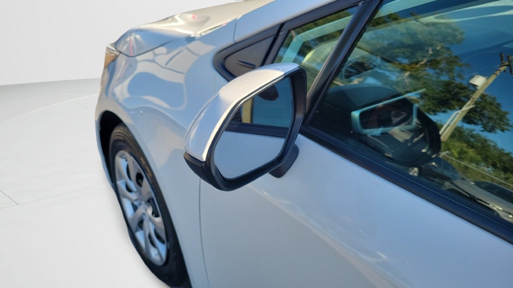 Used 2025 Toyota Corolla LE FWD image 10