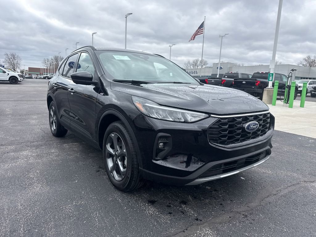 Used 2025 Ford Escape ST-Line Elite w/ Tech Pack #2 image 4