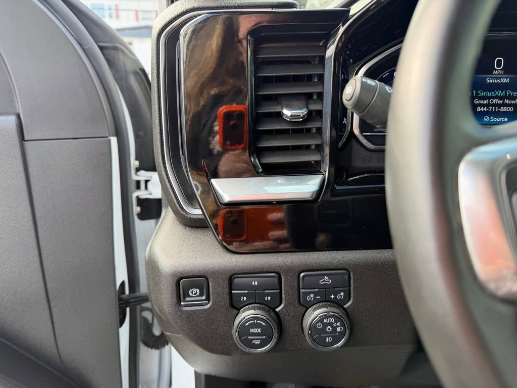 Used 2025 Chevrolet Silverado 2500 LT w/ Convenience Package image 16