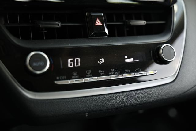 Used 2025 Toyota Corolla LE FWD image 35