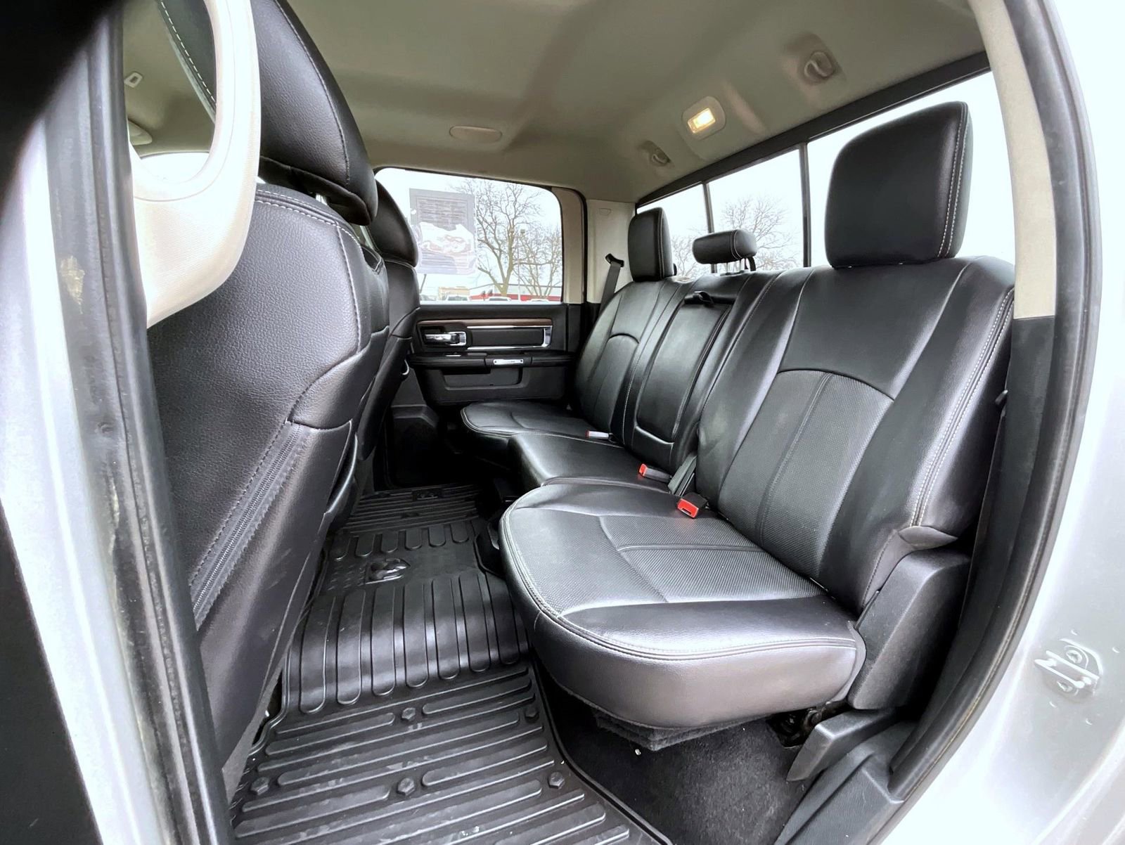 Used 2018 RAM 1500 Laramie image 20