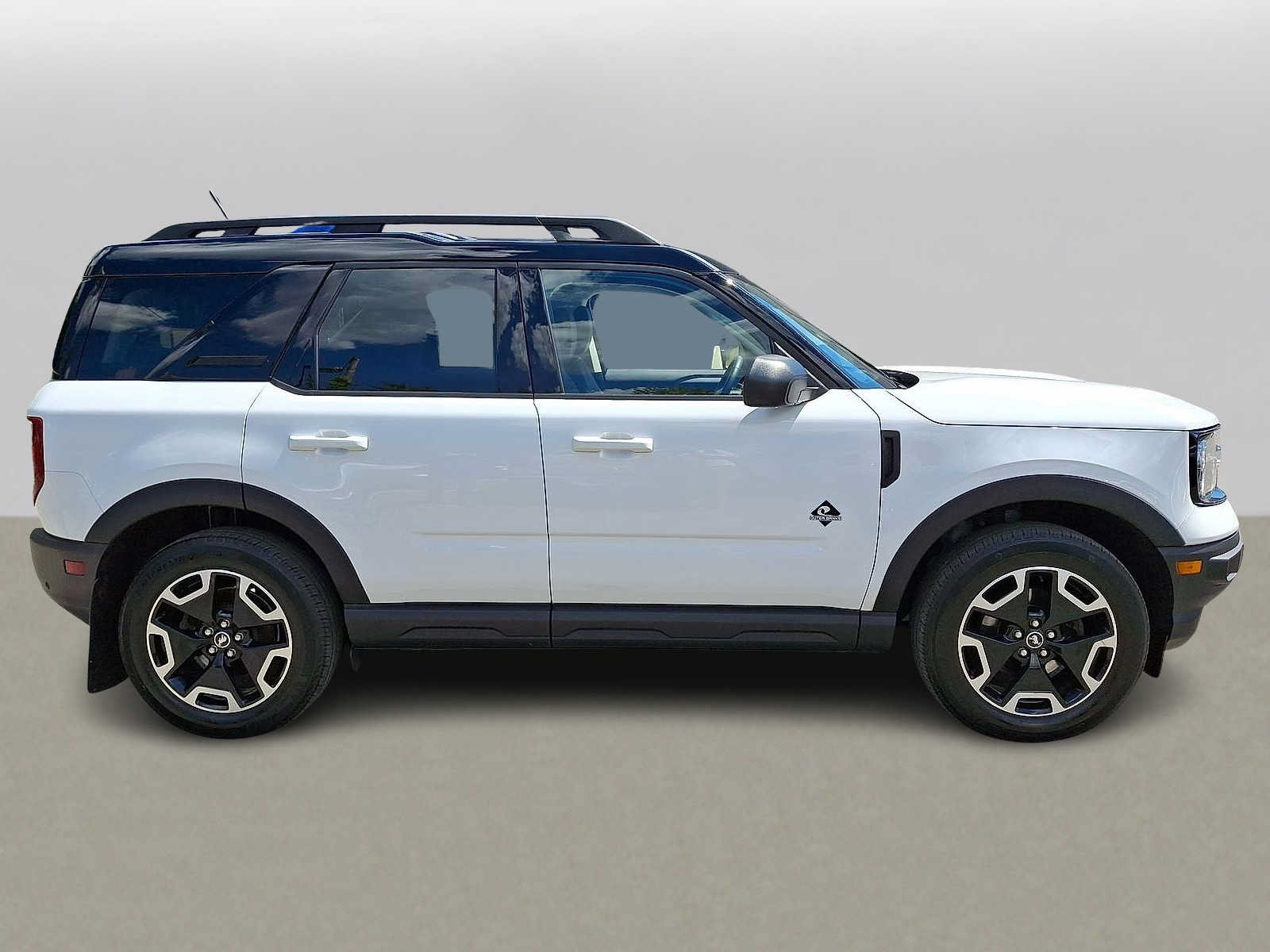 Used 2022 Ford Bronco Sport Outer Banks w/ Tech Package AWD/4WD image 32