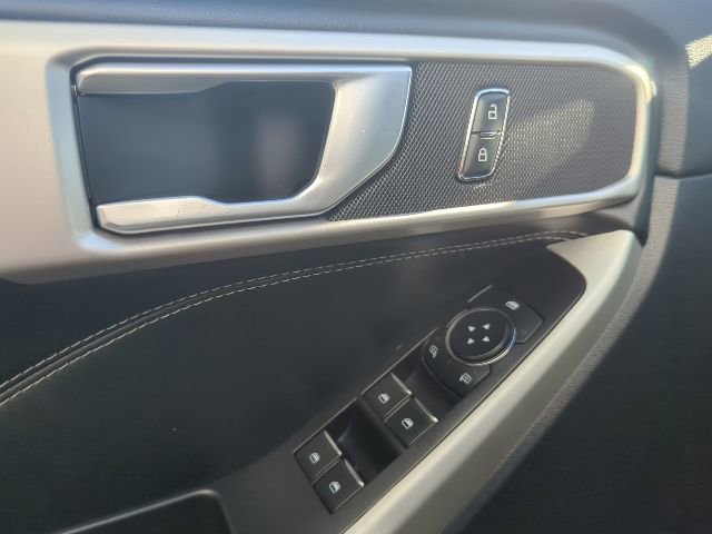 Used 2021 Ford Explorer XLT w/ Equipment Group 202A image 33