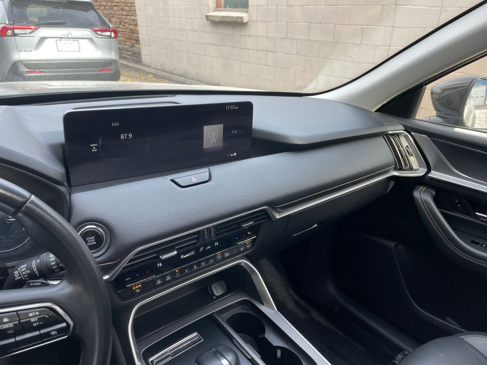 Used 2025 MAZDA CX-70 3.3 Turbo w/ Preferred Package image 18