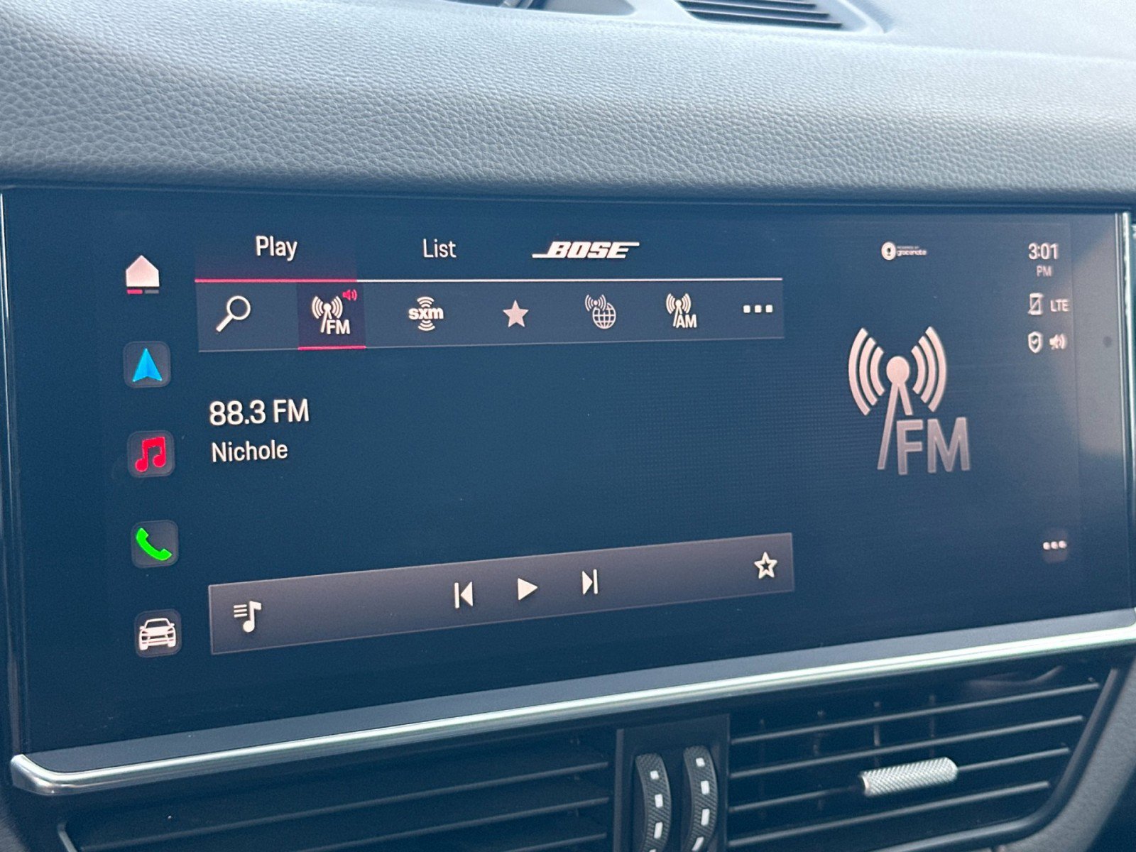 Certified 2023 Porsche Cayenne Platinum Edition image 18