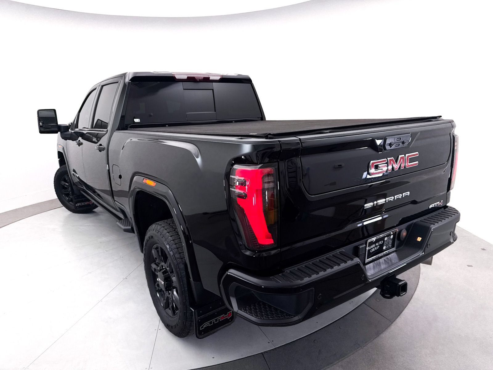 Used 2024 GMC Sierra 3500 AT4 w/ AT4 Premium Plus Package AWD/4WD image 8