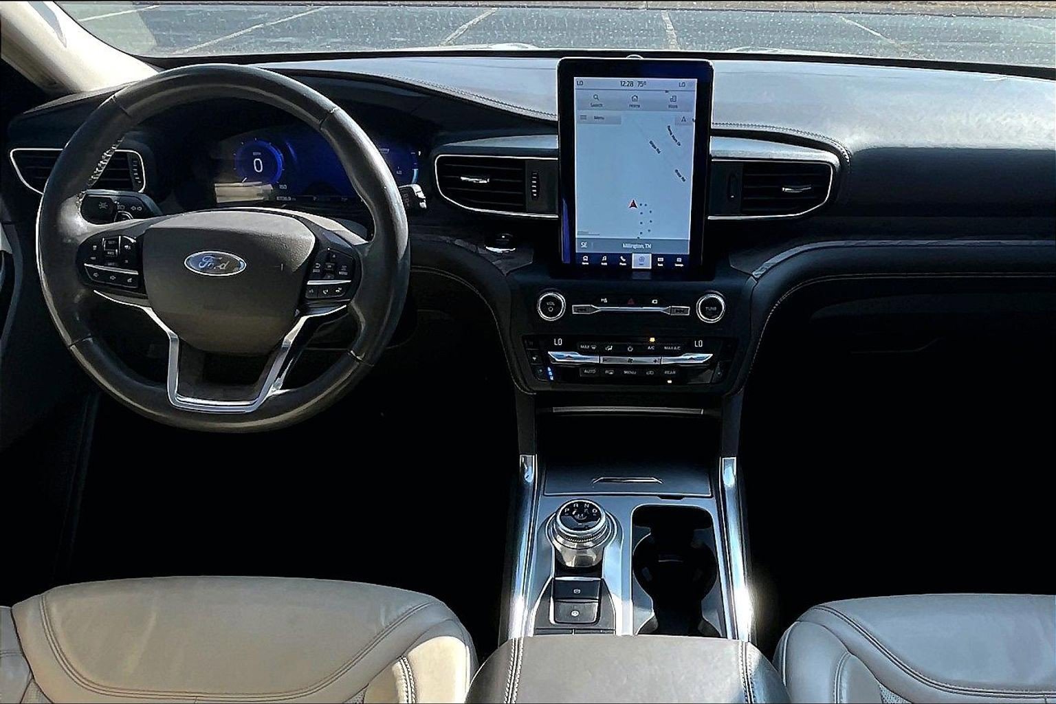 Used 2020 Ford Explorer Platinum w/ Premium Technology Package image 13