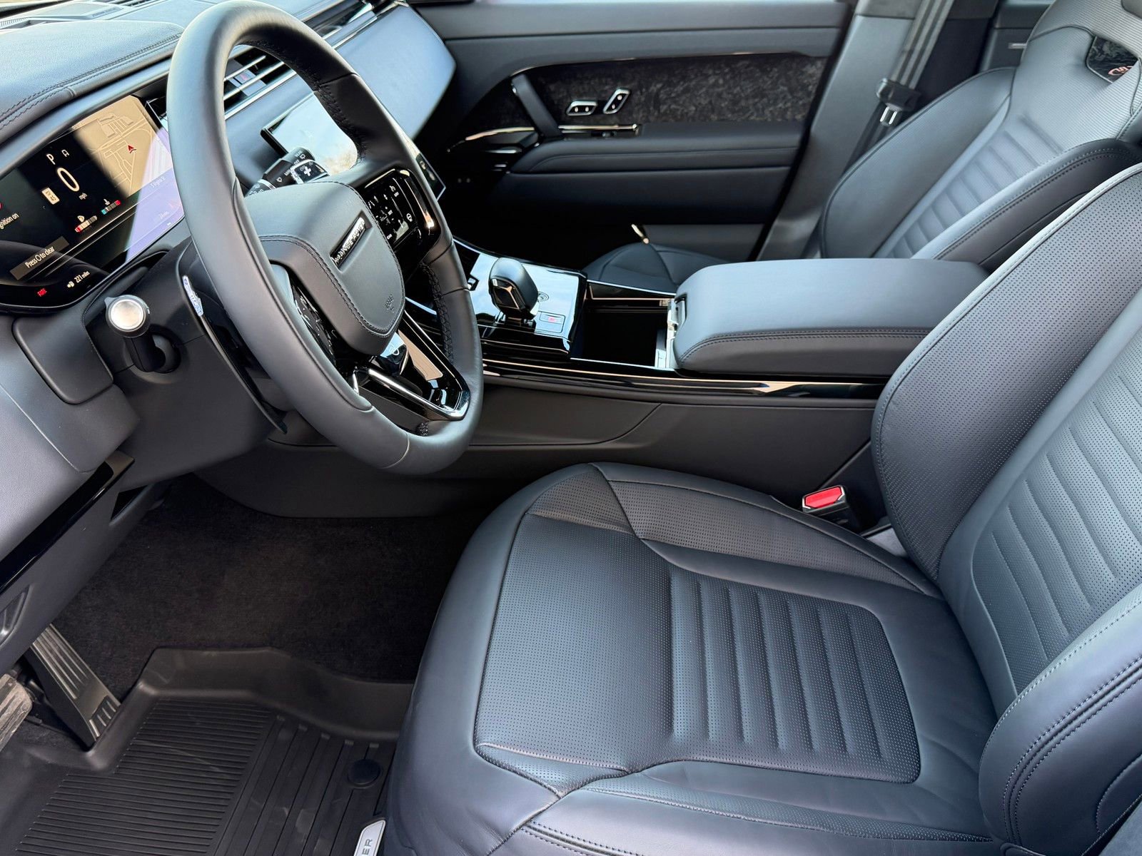 New 2026 Land Rover Range Rover Sport SV image 9