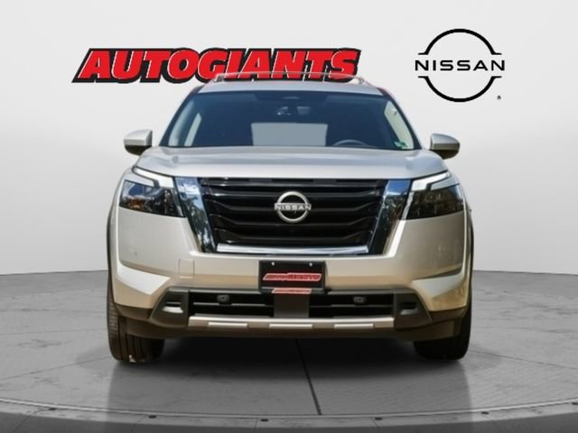 New 2025 Nissan Pathfinder SL w/ SL Premium Package image 2