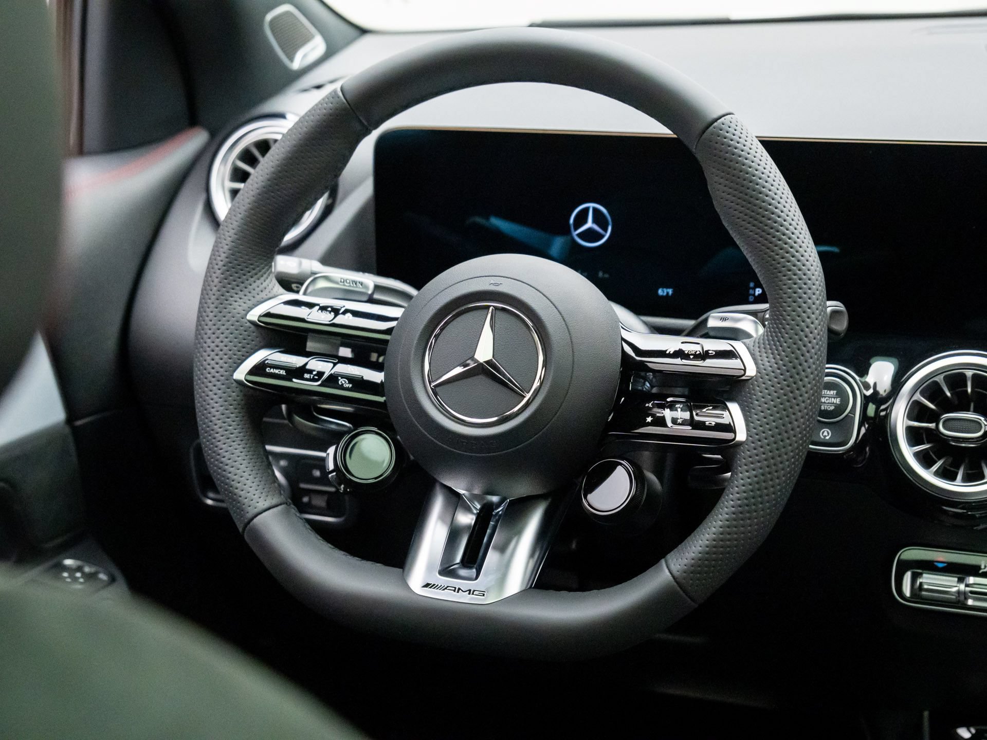 New 2026 Mercedes-Benz GLA 35 AMG 4MATIC image 11