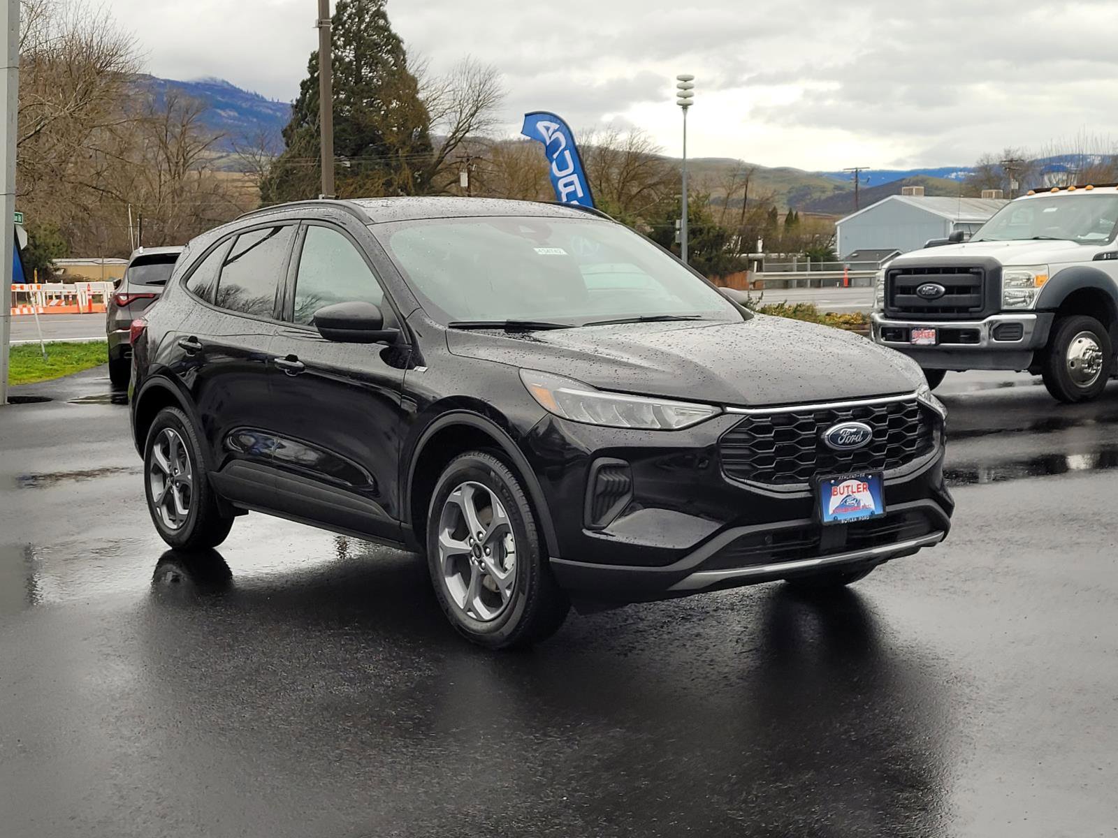 Used 2025 Ford Escape ST-Line AWD/4WD image 3