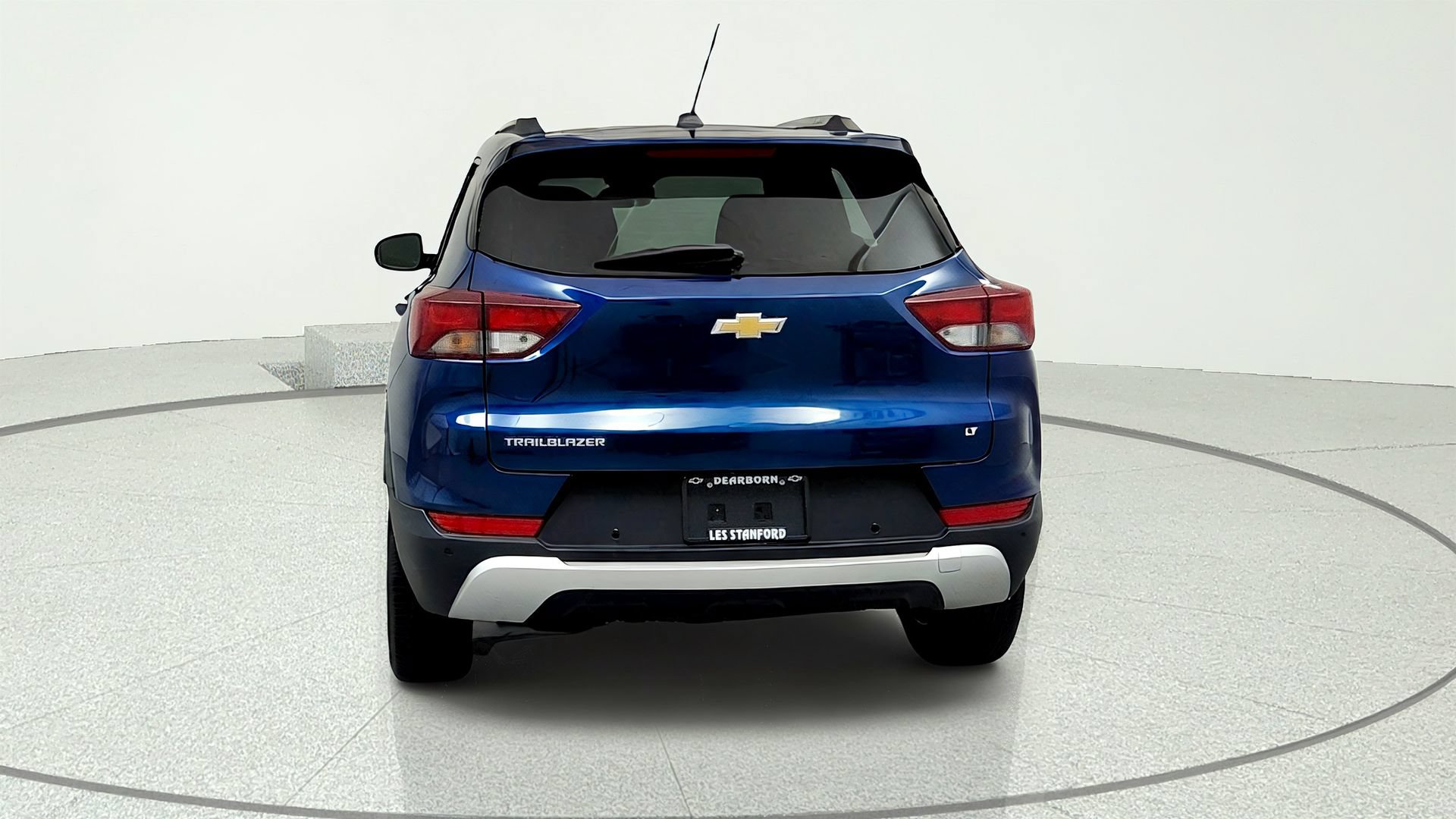 Used 2021 Chevrolet TrailBlazer LT w/ Convenience Package FWD image 4