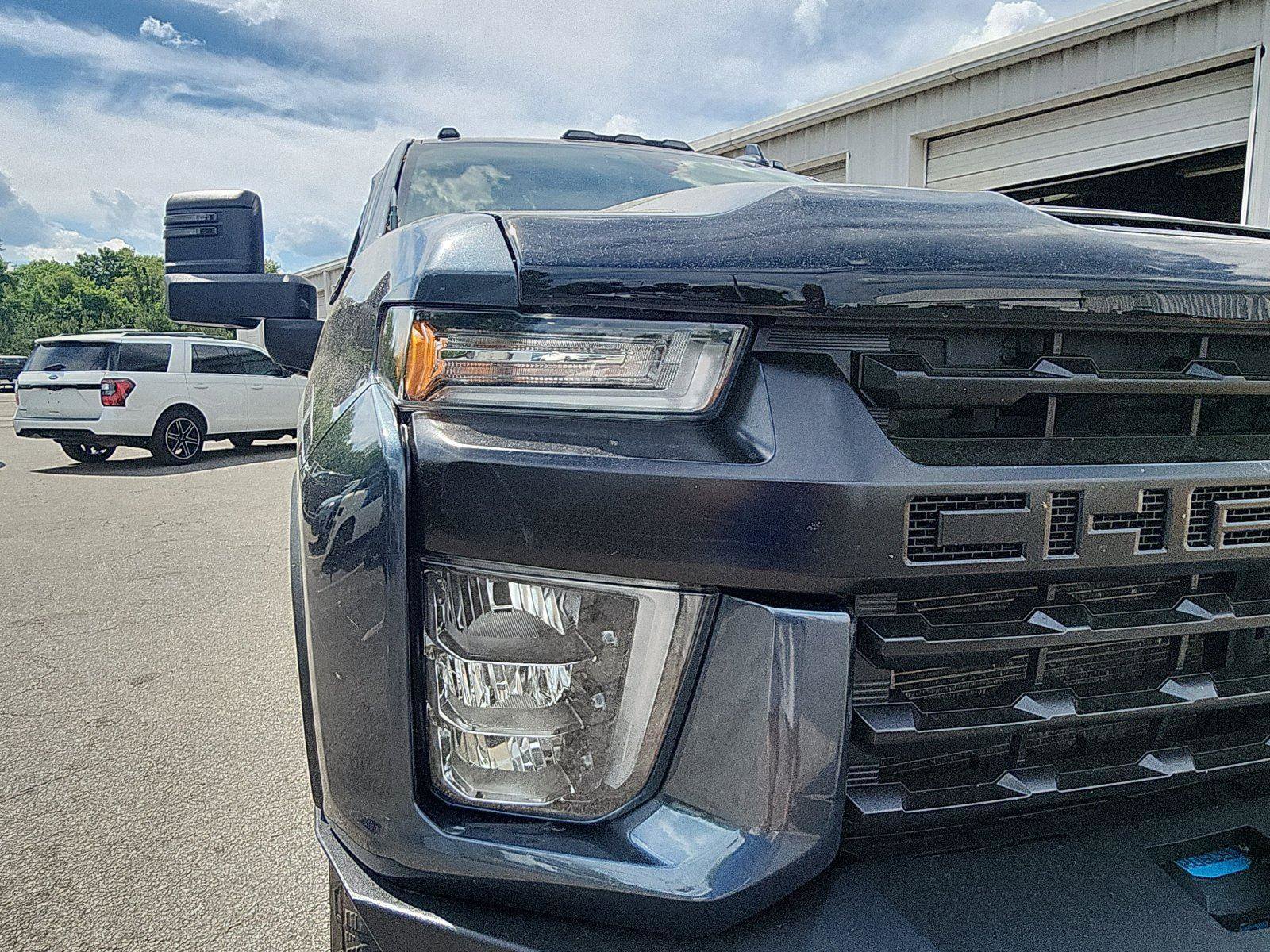 Used 2020 Chevrolet Silverado 2500 LTZ w/ LTZ Premium Package AWD/4WD image 7