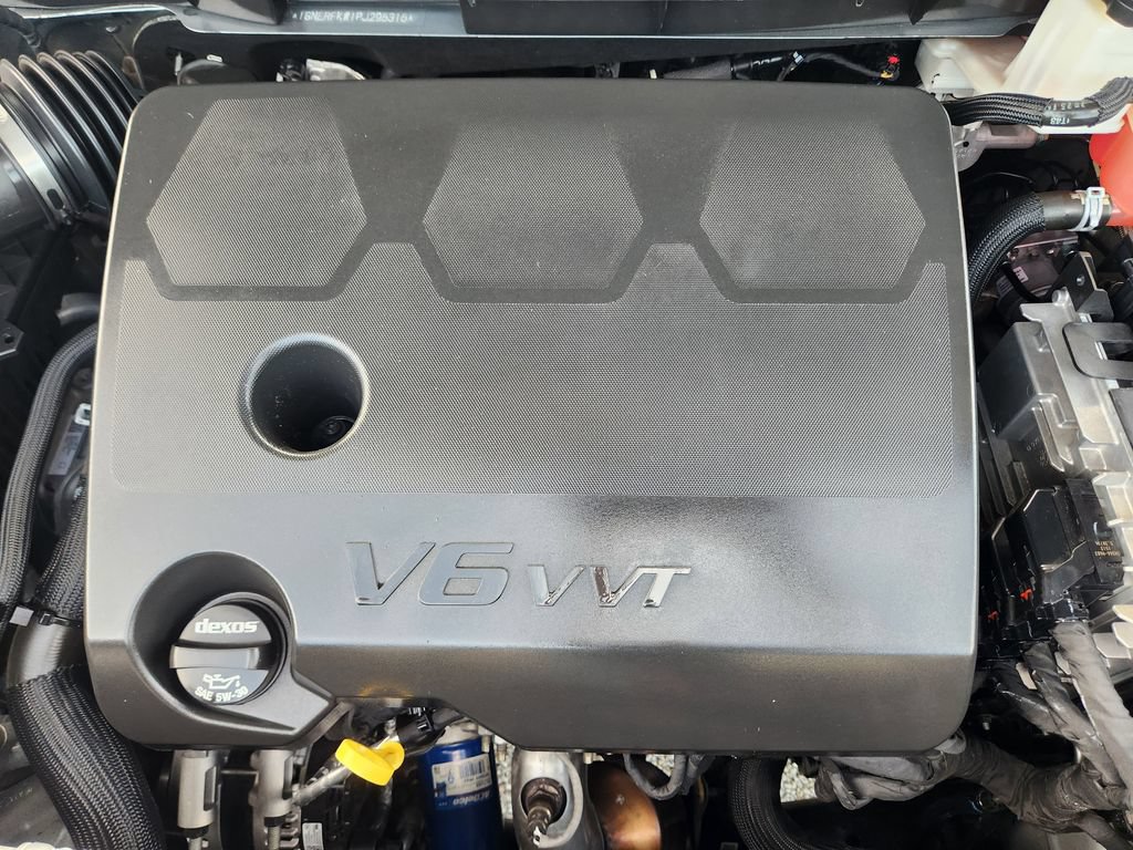 Used 2023 Chevrolet Traverse LS FWD image 33