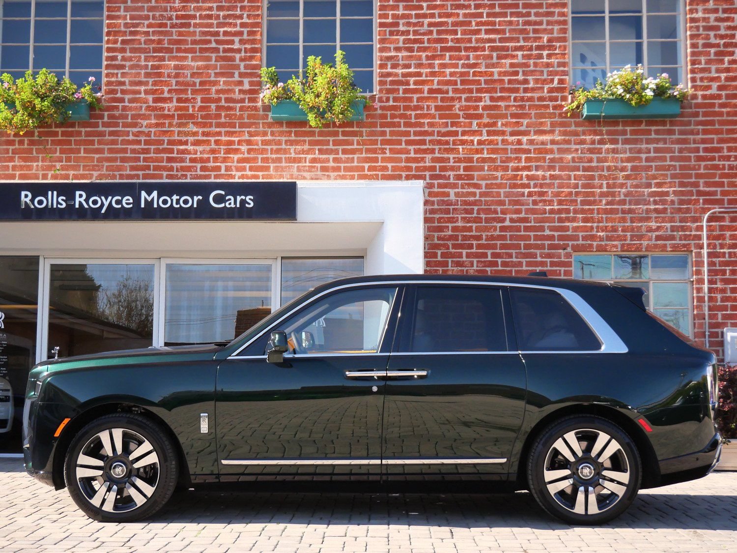 Used 2026 Rolls-Royce Cullinan AWD/4WD image 3