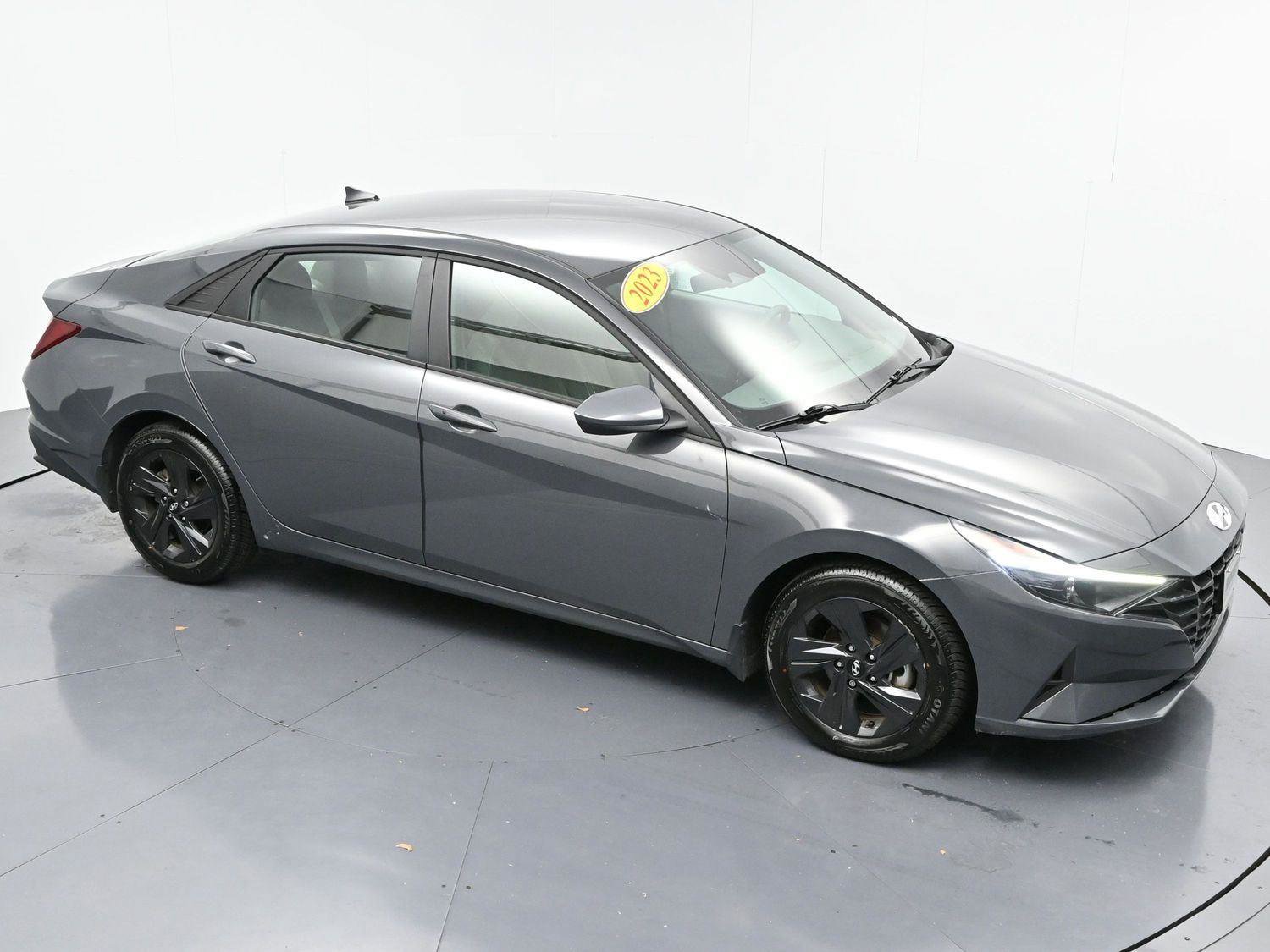 Used 2023 Hyundai Elantra SEL image 34