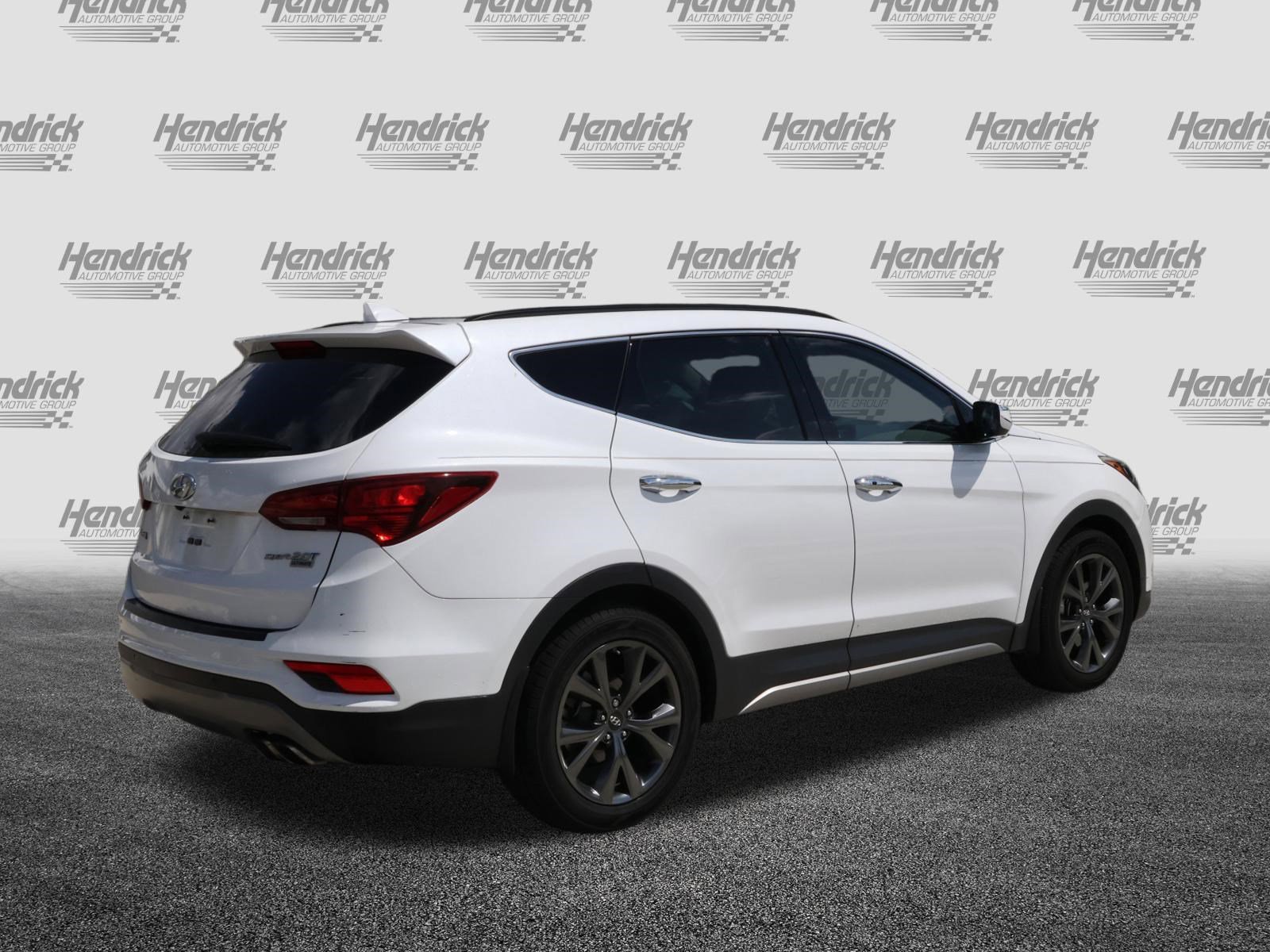 Used 2017 Hyundai Santa Fe Sport image 9