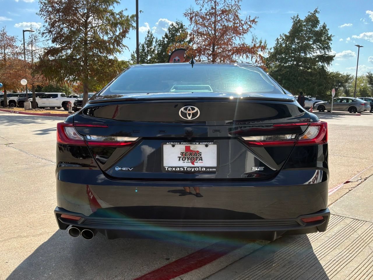 Used 2026 Toyota Camry SE FWD image 7