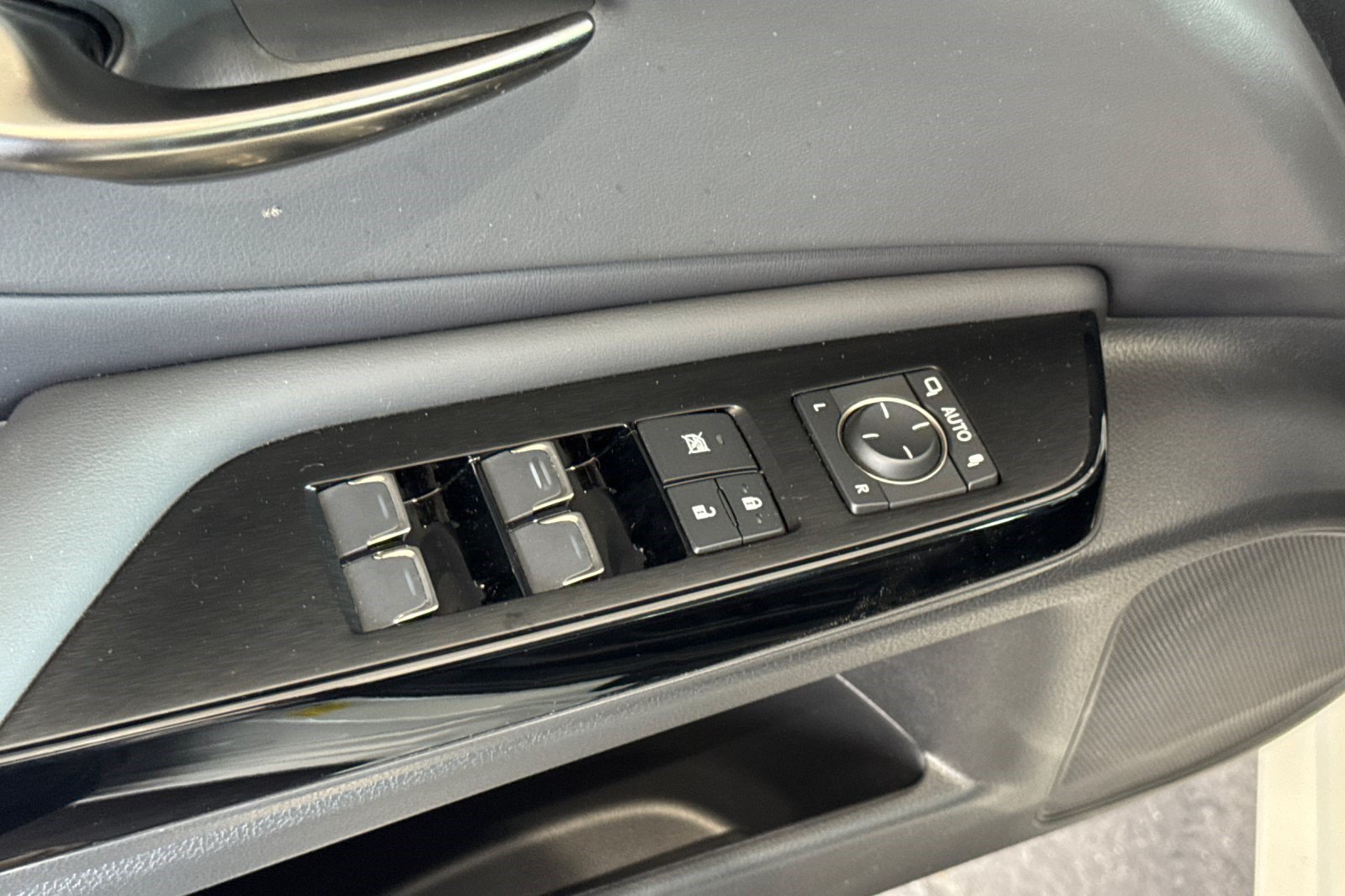 Certified 2023 Lexus ES 350 w/ Premium Package FWD image 13