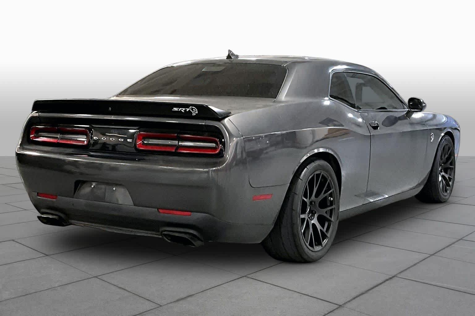 Used 2016 Dodge Challenger SRT Hellcat RWD image 13