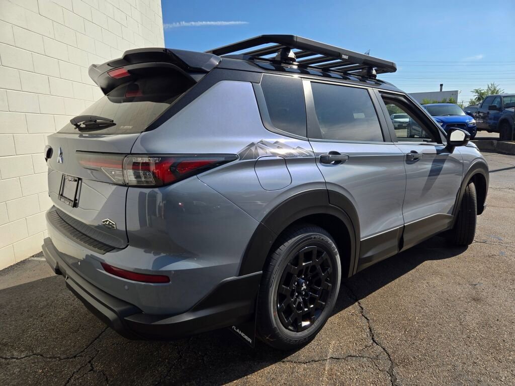 New 2025 Mitsubishi Outlander Trail Edition image 11