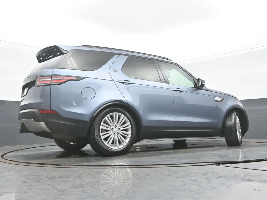 Used 2018 Land Rover Discovery HSE image 32