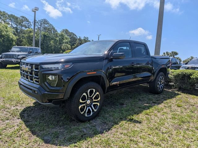 Used 2024 GMC Canyon AT4 w/ AT4 Premium Package AWD/4WD image 4
