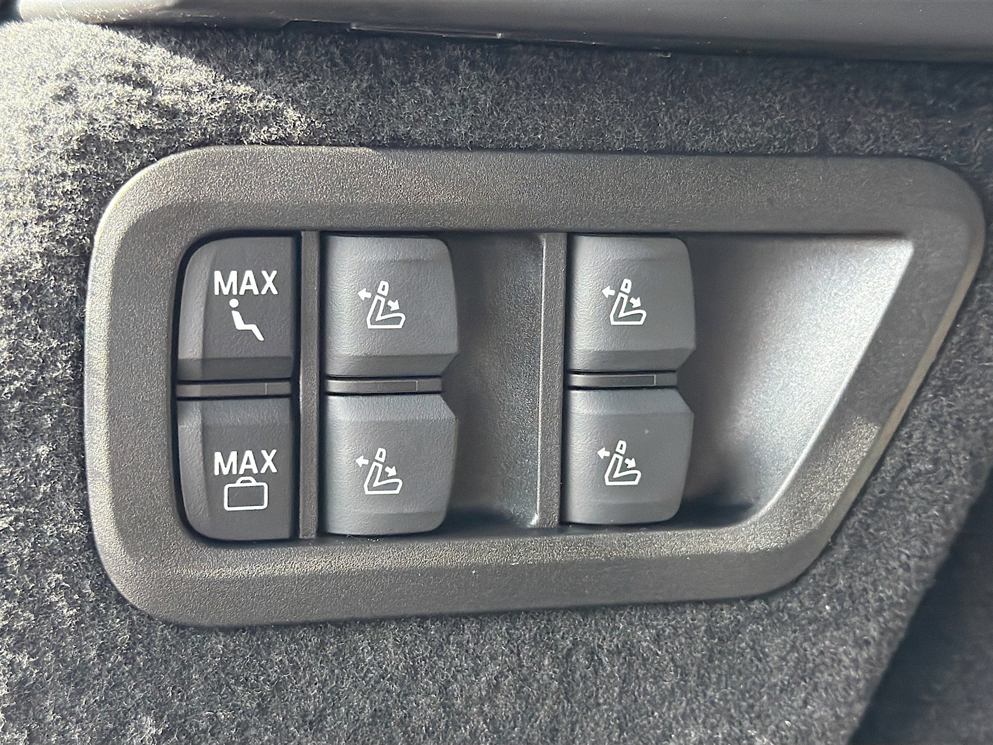 New 2026 BMW X7 xDrive40i w/ Executive Package image 13