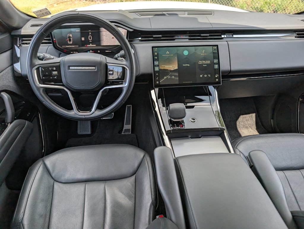 Used 2024 Land Rover Range Rover Sport SE AWD/4WD image 9