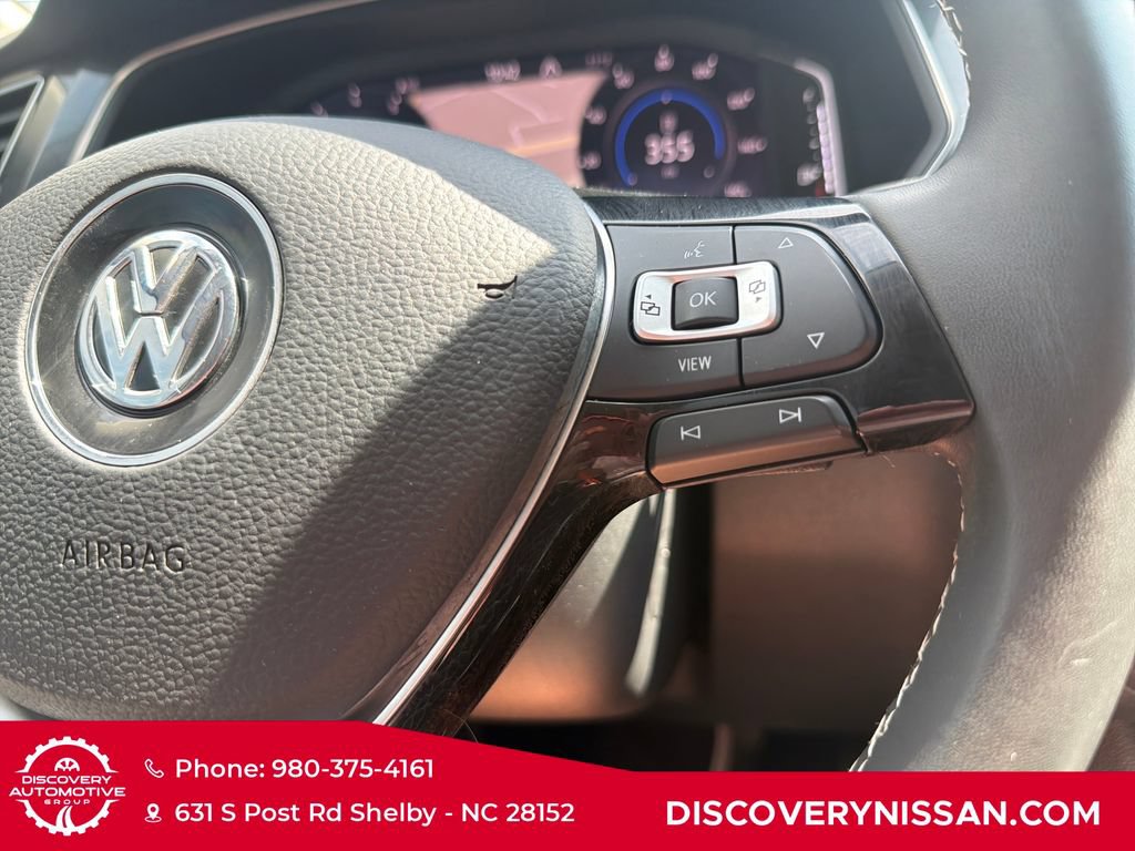 Used 2021 Volkswagen Tiguan SEL AWD/4WD image 23