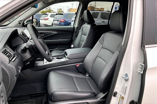 New 2026 Honda Ridgeline Black Edition image 8