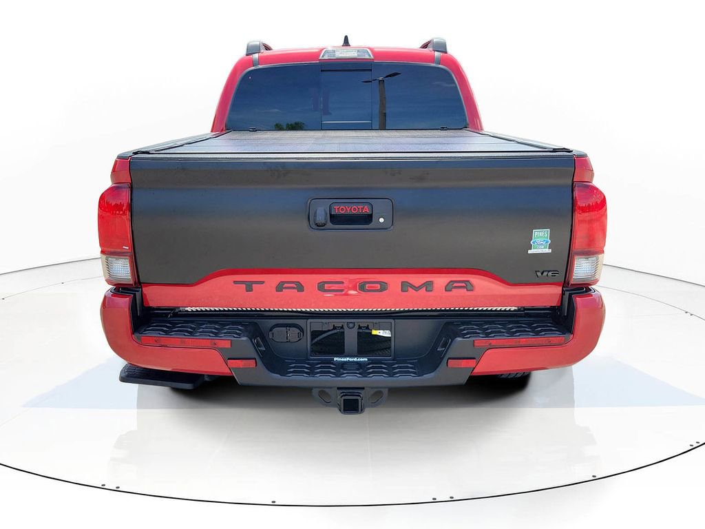 Used 2022 Toyota Tacoma SR5 w/ Technology Package RWD image 4